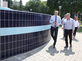 Birtokba vették a városlakók az élményfürdőt - fotó: Sándor Judit