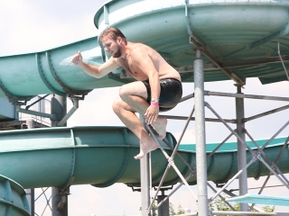 Birtokba vették a városlakók az élményfürdőt - fotó: Sándor Judit