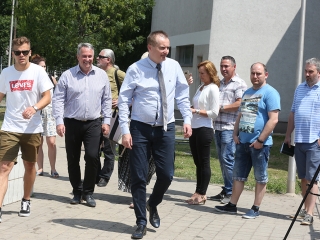 Birtokba vették a városlakók az élményfürdőt - fotó: Sándor Judit