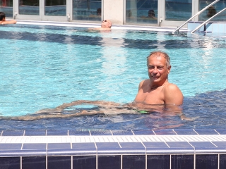 Birtokba vették a városlakók az élményfürdőt - fotó: Sándor Judit