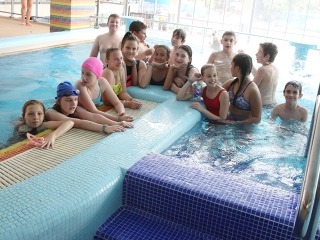 Birtokba vették a városlakók az élményfürdőt - fotó: Sándor Judit