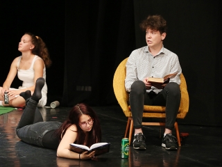 Ádámok és Évák ünnepe, avagy Vitézkedjünk Jánossal - fotó: Sándor Judit