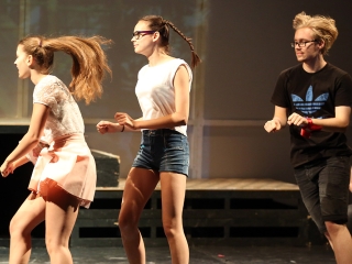 Ádámok és Évák ünnepe, avagy Vitézkedjünk Jánossal - fotó: Sándor Judit