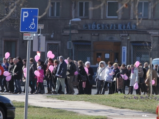 Séta a mellrák ellen-15.03.07. - fotó: Sándor Judit