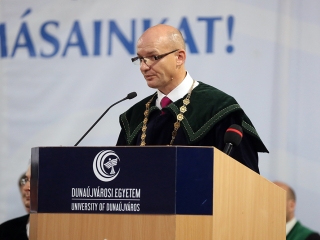 Diplomaosztó az egyetemen (2018)* - fotó: Sándor Judit