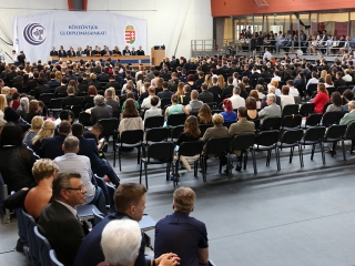 Diplomaosztó az egyetemen (2018)* - fotó: Sándor Judit