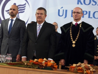 Diplomaosztó az egyetemen (2018)* - fotó: Sándor Judit