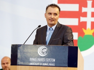 Diplomaosztó az egyetemen (2018)* - fotó: Sándor Judit