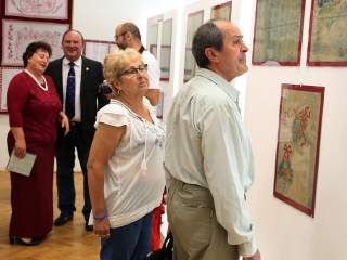 Falvédő kiállítás - fotó: Sándor Judit