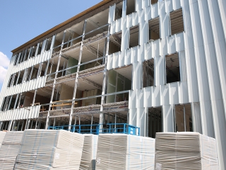 Az egykori zöld SZTK felújítása - fotó: Sándor Judit