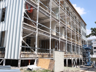 Az egykori zöld SZTK felújítása - fotó: Sándor Judit