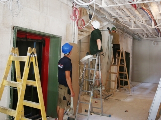 Az egykori zöld SZTK felújítása - fotó: Sándor Judit