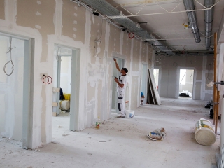 Az egykori zöld SZTK felújítása - fotó: Sándor Judit