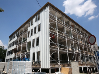 Az egykori zöld SZTK felújítása - fotó: Sándor Judit