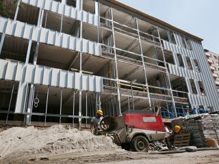 Az egykori zöld SZTK felújítása - fotó: Sándor Judit