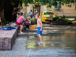 Vízipisztolyosok csatája - fotó: Ónodi Zoltán