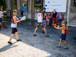 Vízipisztolyosok csatája - fotó: Ónodi Zoltán