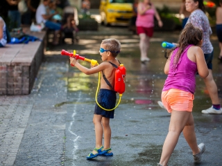 Vízipisztolyosok csatája - fotó: Ónodi Zoltán