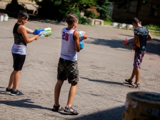 Vízipisztolyosok csatája - fotó: Ónodi Zoltán