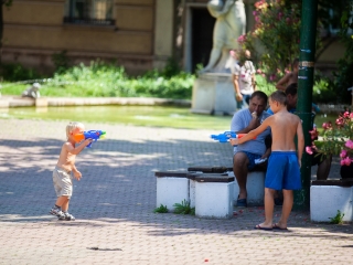 Vízipisztolyosok csatája - fotó: Ónodi Zoltán