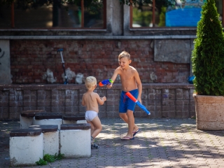 Vízipisztolyosok csatája - fotó: Ónodi Zoltán
