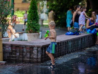 Vízipisztolyosok csatája - fotó: Ónodi Zoltán