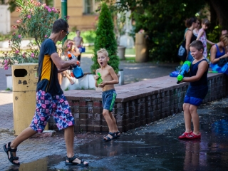 Vízipisztolyosok csatája - fotó: Ónodi Zoltán