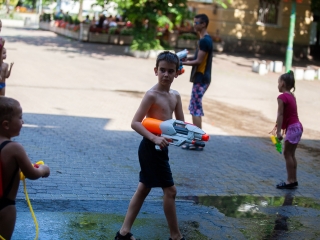 Vízipisztolyosok csatája - fotó: Ónodi Zoltán