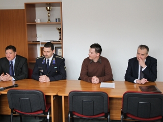 Polgármesteri látogatás a rendőrségen - fotó: Sándor Judit