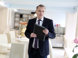 Megnyitott a felújított Főtér Kávézó - fotó: Sándor Judit