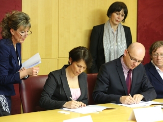 Iskolák megállapodása - fotó: Ónodi Zoltán