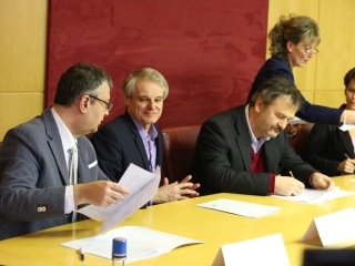 Iskolák megállapodása - fotó: Ónodi Zoltán