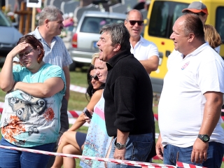 Sírásó verseny a temetőben - fotó: Sándor Judit