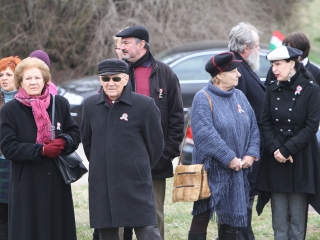 Megemlékezés Dunaújvárosban - fotó: Sándor Judit