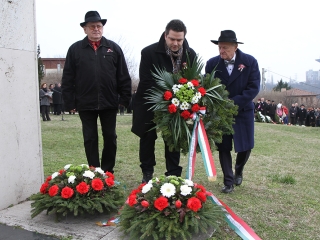 Megemlékezés Dunaújvárosban - fotó: Sándor Judit