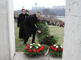 Megemlékezés Dunaújvárosban - fotó: Sándor Judit