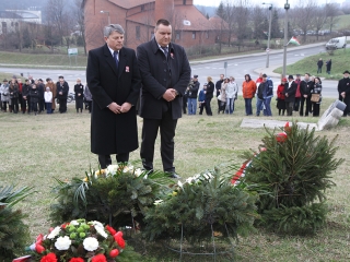 Megemlékezés Dunaújvárosban - fotó: Sándor Judit