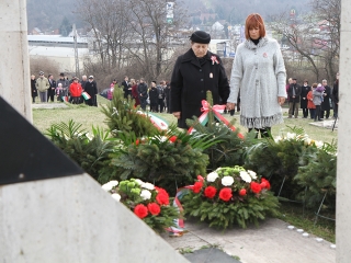 Megemlékezés Dunaújvárosban - fotó: Sándor Judit