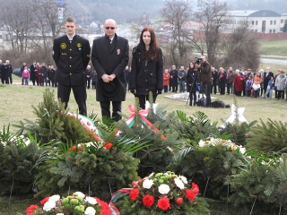 Megemlékezés Dunaújvárosban - fotó: Sándor Judit