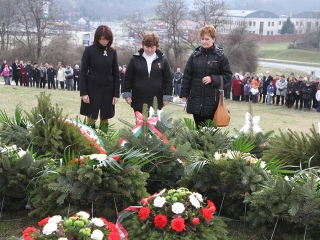 Megemlékezés Dunaújvárosban - fotó: Sándor Judit