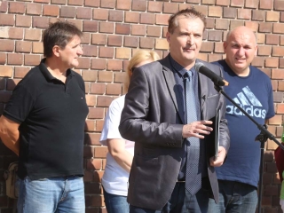 Centrumban a család - fotó: Sándor Judit