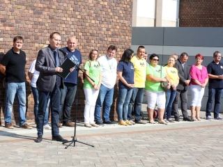 Centrumban a család - fotó: Sándor Judit