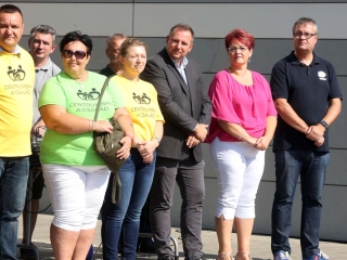 Centrumban a család - fotó: Sándor Judit