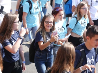 Centrumban a család - fotó: Sándor Judit