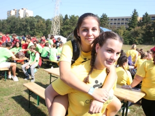 Centrumban a család - fotó: Sándor Judit