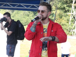 Centrumban a család - fotó: Sándor Judit