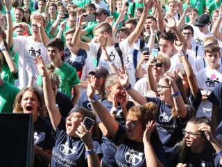 Centrumban a család - fotó: Sándor Judit