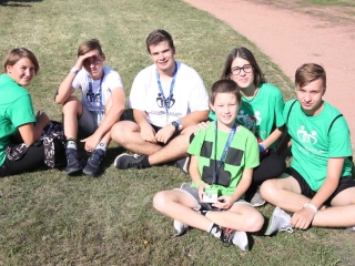 Centrumban a család - fotó: Sándor Judit