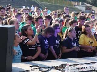 Centrumban a család - fotó: Sándor Judit