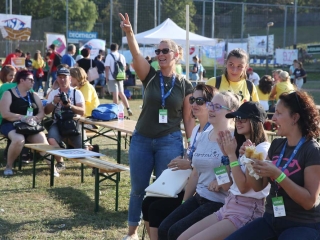 Centrumban a család - fotó: Sándor Judit